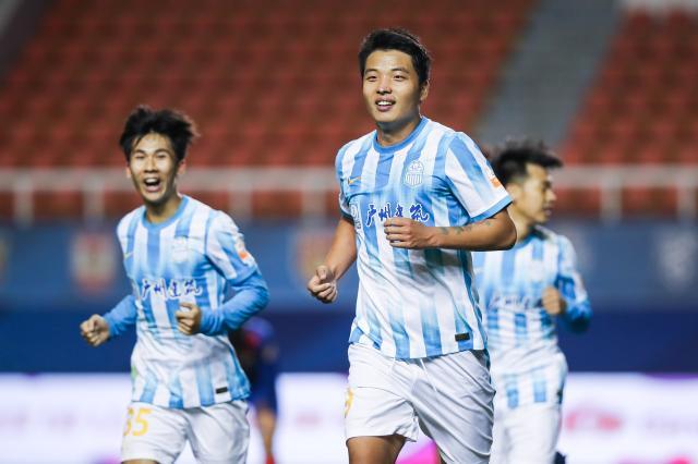 开云体育官网-【中超】桂宏破门巴索戈补时点杀 申花1比1广州城