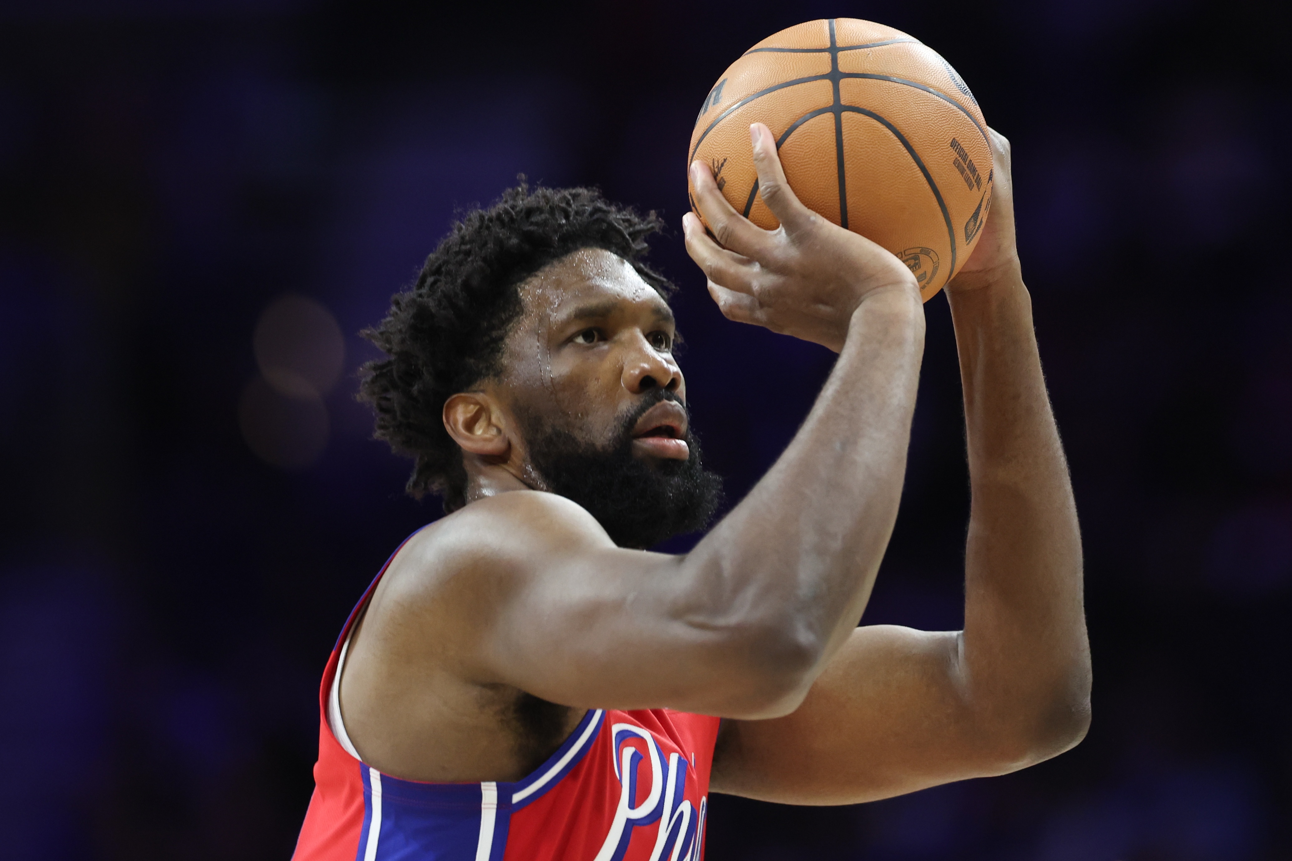 开云体育官网app-高效表现！恩比德17中10&amp;罚球10中9 得到30分9篮板4助攻